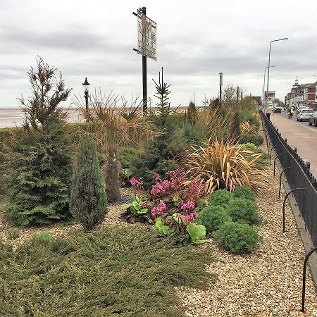 Lovely Sea Front House In Cleethorpes - Sleeps 6アパートメント エクステリア 写真