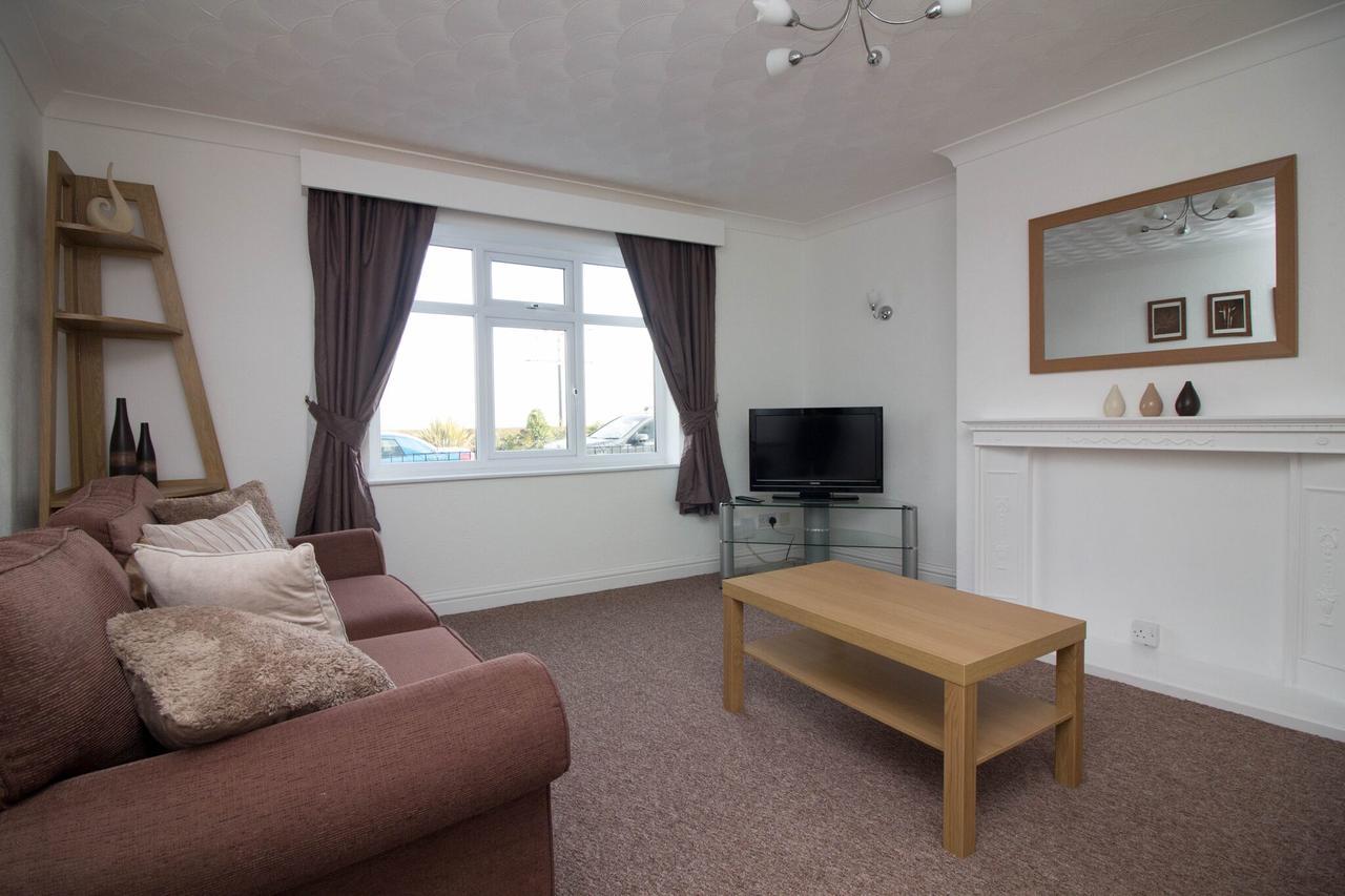 Lovely Sea Front House In Cleethorpes - Sleeps 6アパートメント エクステリア 写真