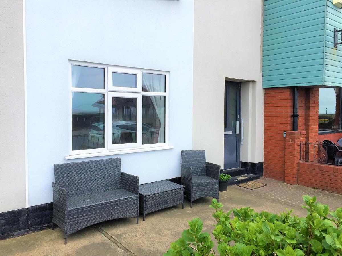 Lovely Sea Front House In Cleethorpes - Sleeps 6アパートメント エクステリア 写真