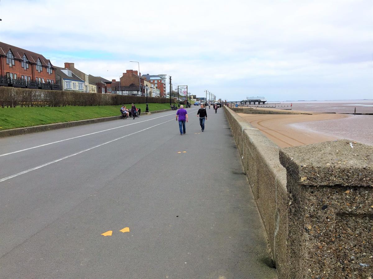 Lovely Sea Front House In Cleethorpes - Sleeps 6アパートメント エクステリア 写真